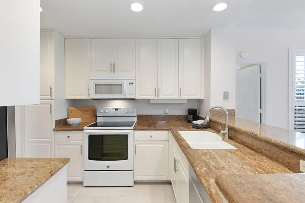 $550,000 | 421 Northeast Plantation Road, Unit 617, Jensen Beach, FL 34957