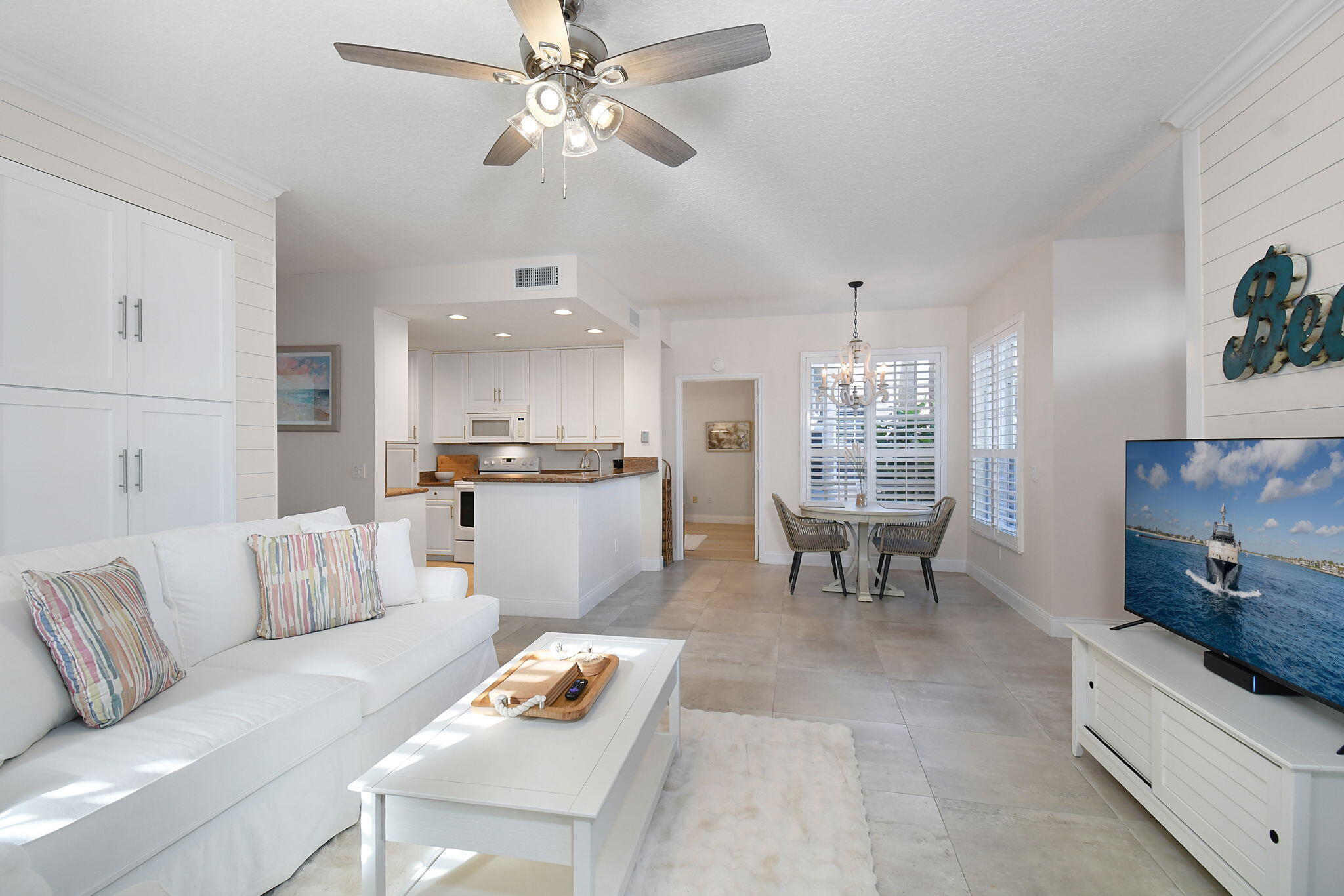 421 Northeast Plantation Road, Unit 617 Jensen Beach, FL 34957 - Photo 10 of 34 Living5