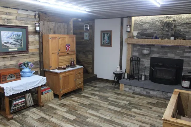 $615,000 | 209 Channing Lane, Fenelton, PA 16034