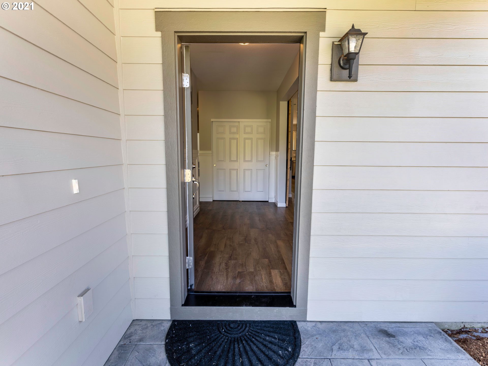 3830 Lewis River Road Woodland, WA 98674 - Photo 5 of 32 Gallery Image 5