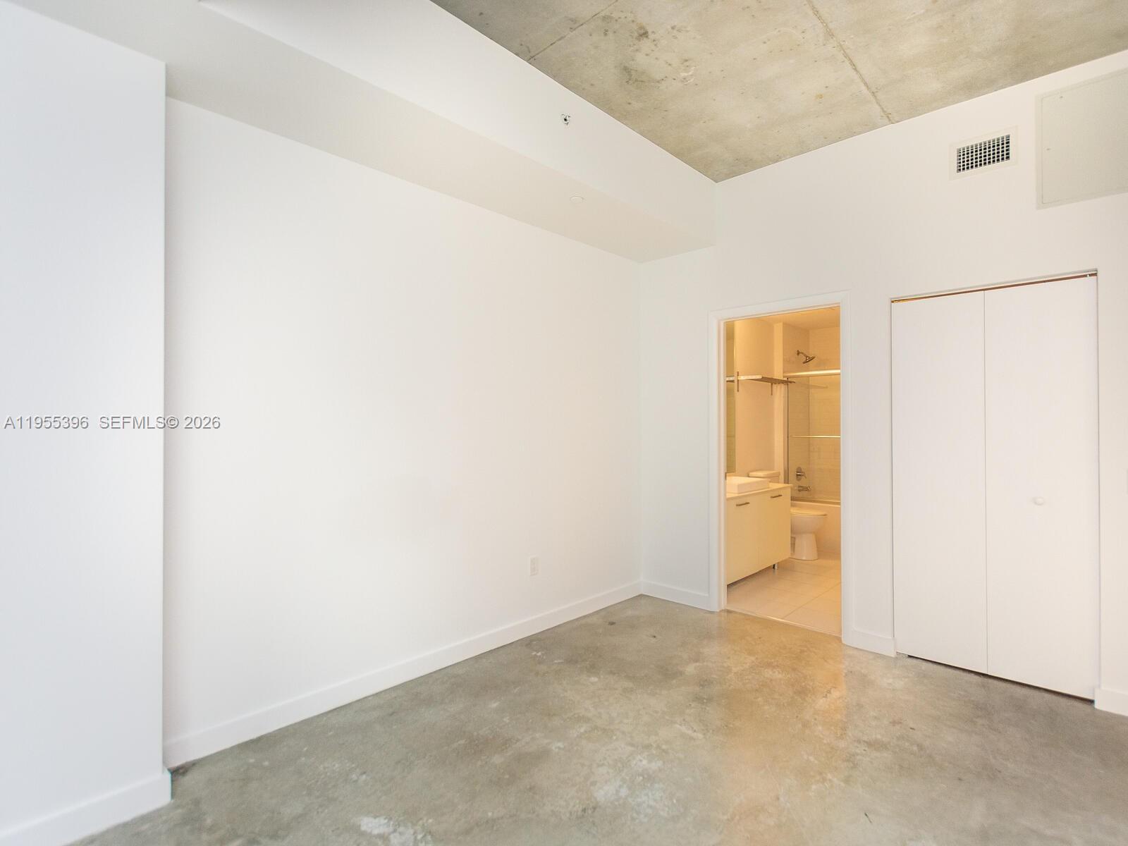 151 Southeast 1st Street, Unit 805 Miami, FL 33131 - Photo 20 of 46