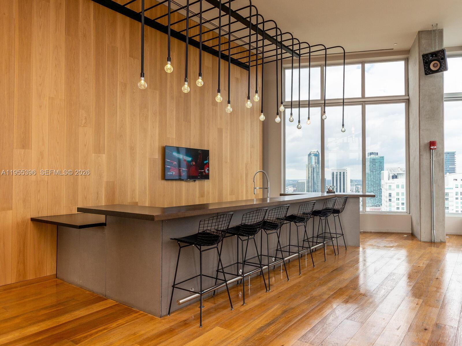 151 Southeast 1st Street, Unit 805 Miami, FL 33131 - Photo 25 of 46