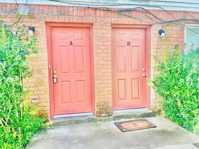 $1,350 | 4120 Lac Bienville Drive, Unit A, Harvey, LA 70058