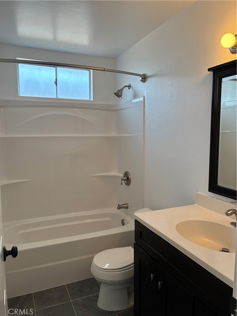 517 Queenanne Road Paso Robles, CA 93446 - Photo 7 of 18 Bath has tile floors, tub shower and is clean as a whistle.