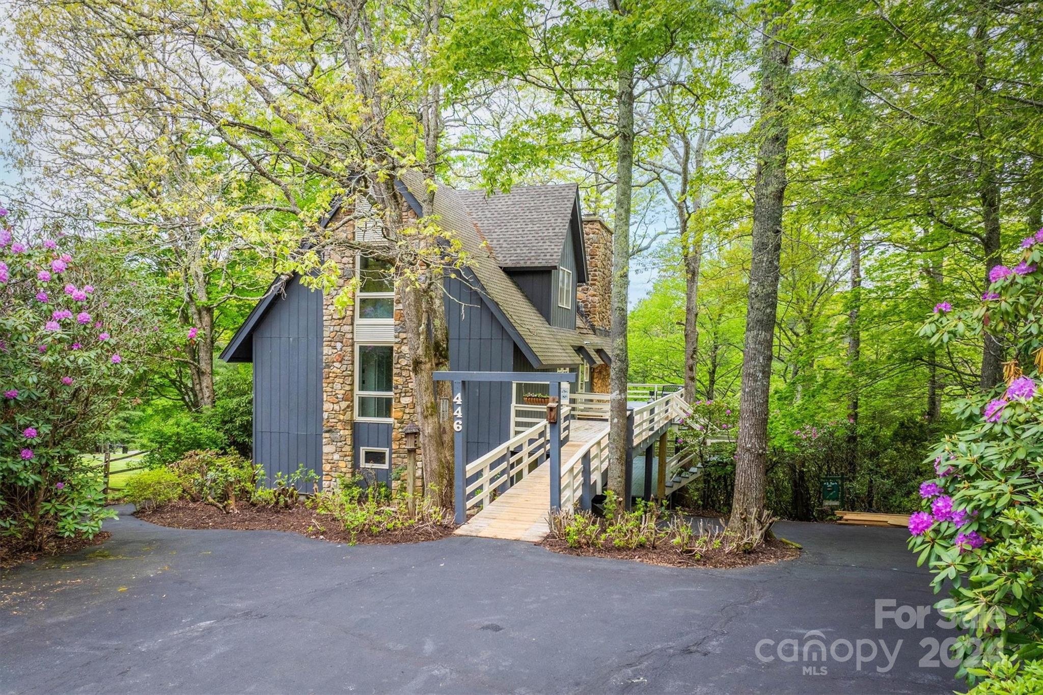 446 Lakeview Road, Unit 42 Newland, NC 28657 - Photo 2 of 48 Gallery Image 2