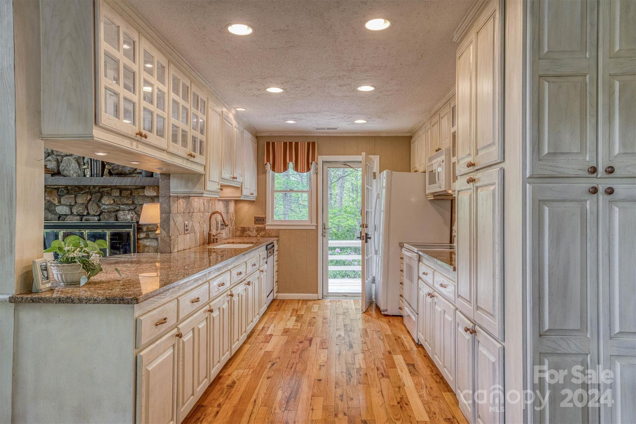 446 Lakeview Road, Unit 42 Newland, NC 28657 - Photo 23 of 48 Gallery Image 23