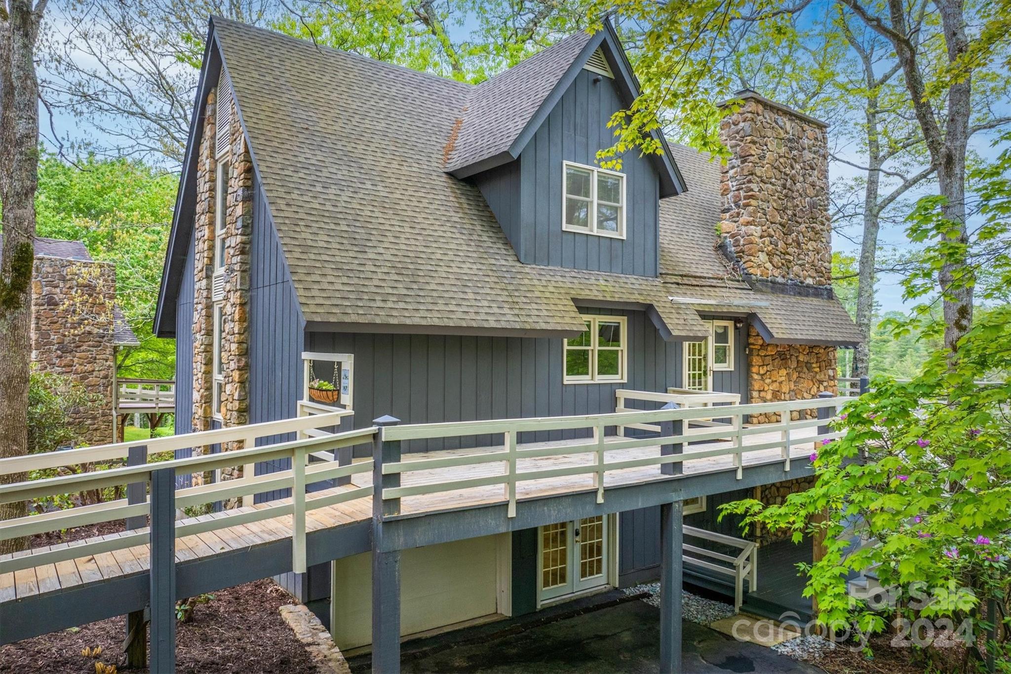 446 Lakeview Road, Unit 42 Newland, NC 28657 - Photo 4 of 48 Gallery Image 4