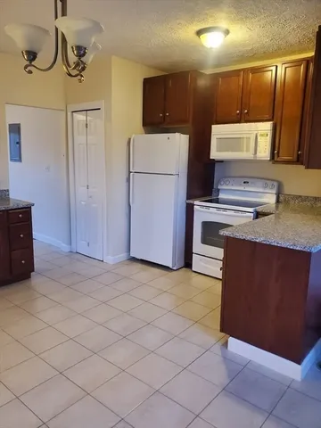 $2,550,000 | 293 School Street, Stoughton, MA 02072