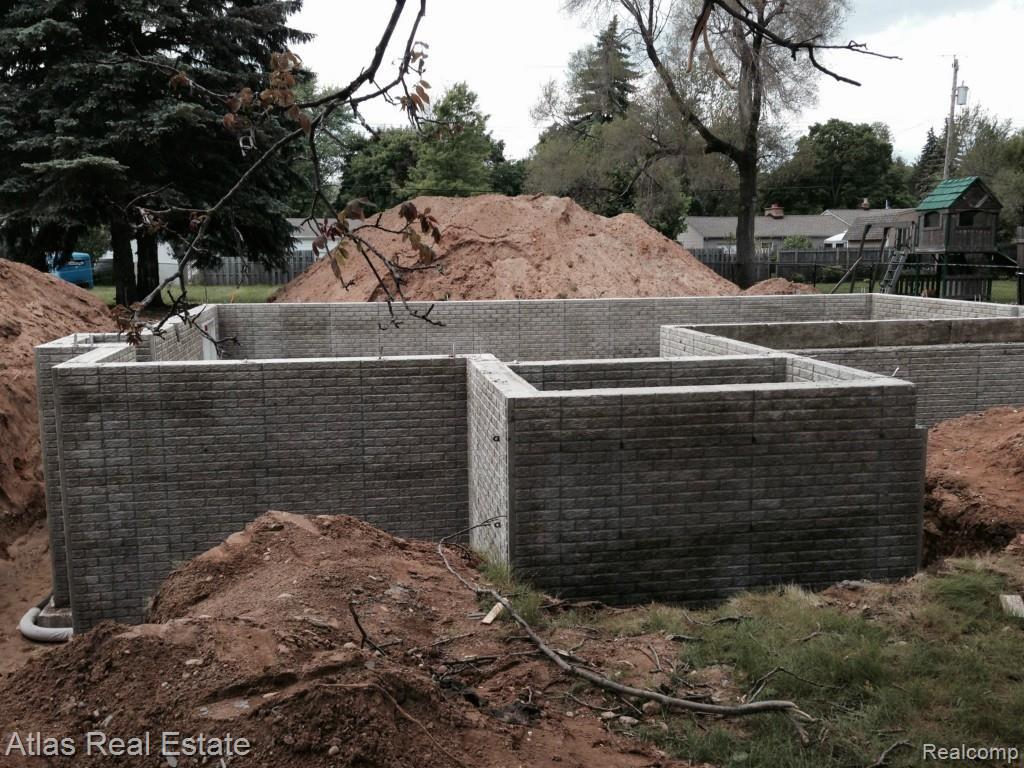 5047 Drayton Road Clarkston, MI 48346 - Photo 8 of 11 FullSizeRender-1.jpg