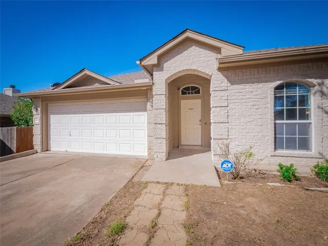 $325,000 | 100 Antietam Trail, Elgin, TX 78621