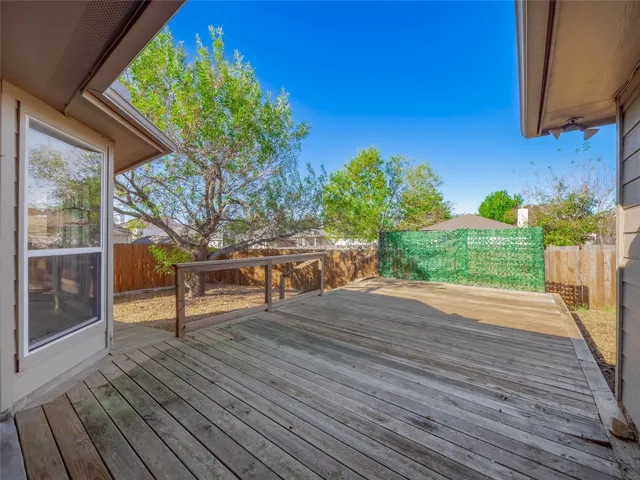 $325,000 | 100 Antietam Trail, Elgin, TX 78621