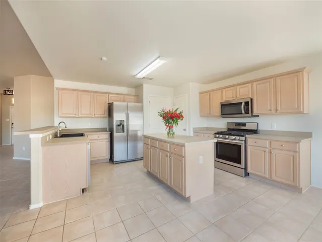 $325,000 | 100 Antietam Trail, Elgin, TX 78621