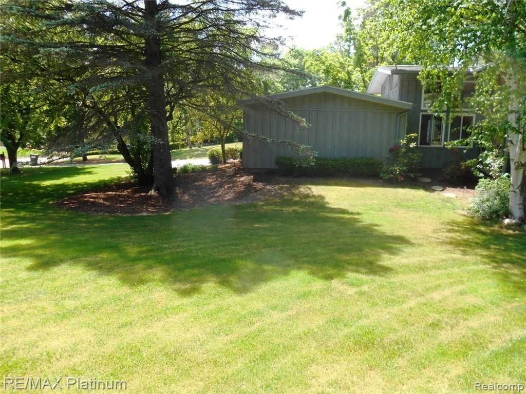 10875 Reynard Road Brighton, MI 48114 - Photo 40 of 52 Side of Home