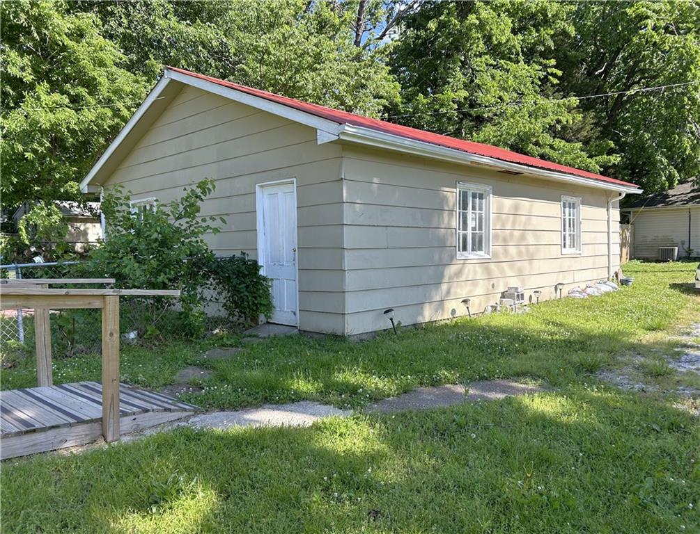 935 West Walnut Street Nevada, MO 64772 - Photo 3 of 23