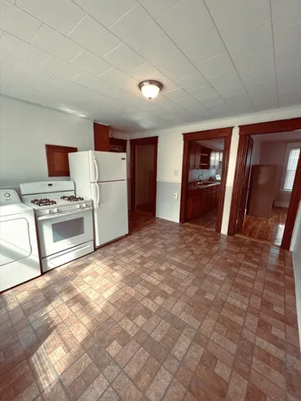 $2,300 | 52 Lincoln Street, Unit 1, North Andover, MA 01845