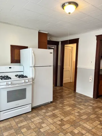 $2,300 | 52 Lincoln Street, Unit 1, North Andover, MA 01845