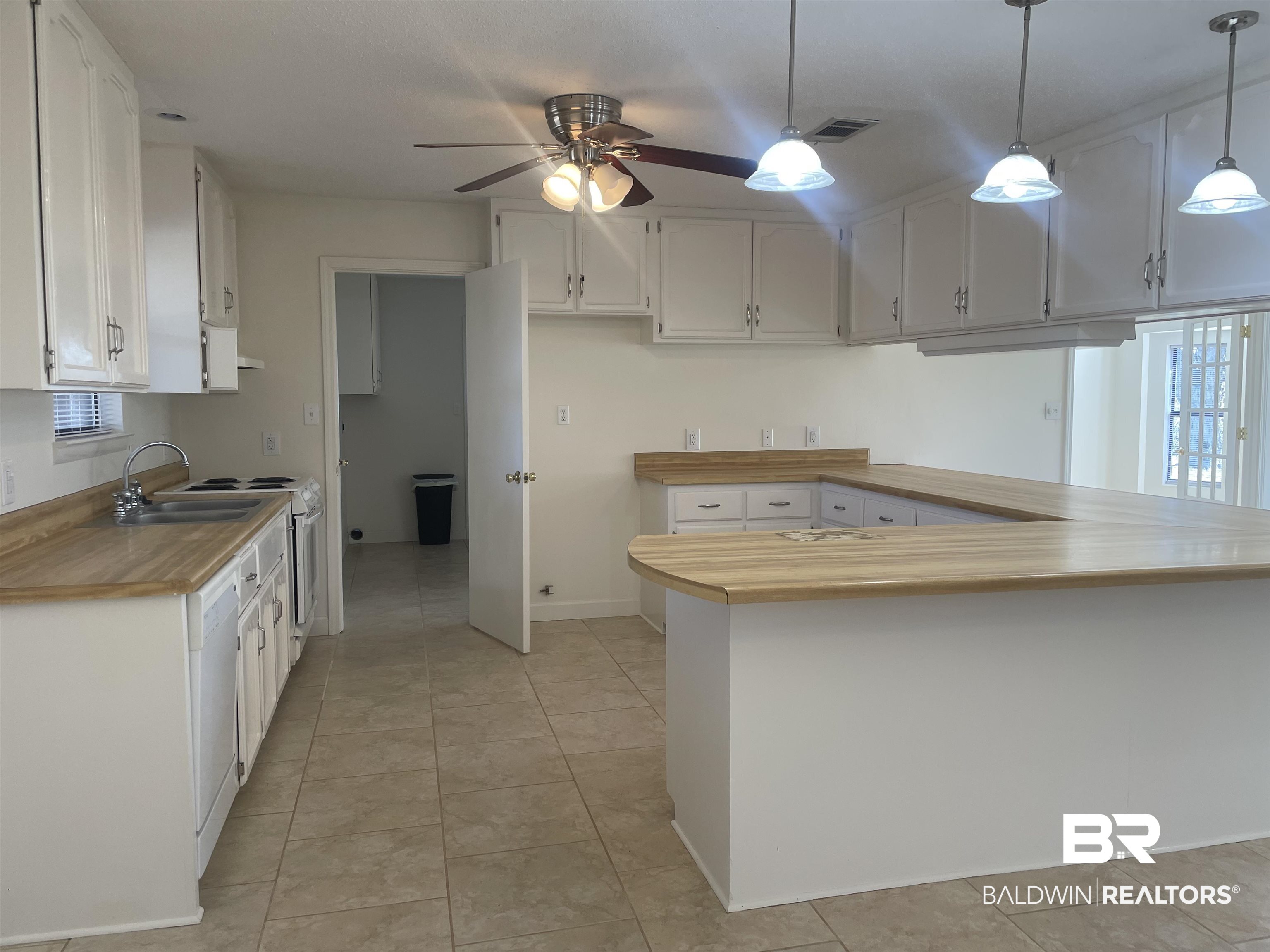 1303 North Cedar Street Foley, AL 36535 - Photo 5 of 21