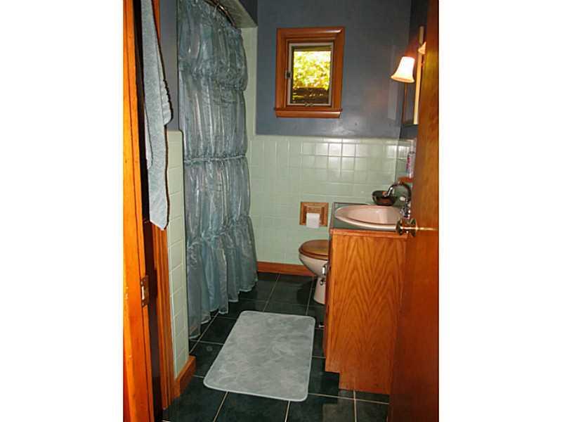 126 Ridge Road Pittsburgh, PA 15237 - Photo 12 of 24 Full Bath. Main Floor Full Bath