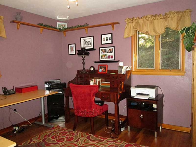 126 Ridge Road Pittsburgh, PA 15237 - Photo 13 of 24 Bedroom. 3rd Bedroom is used as an office