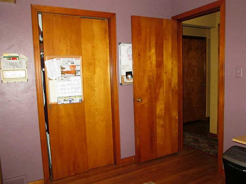 126 Ridge Road Pittsburgh, PA 15237 - Photo 14 of 24 Bedroom. Lots of Closet Space