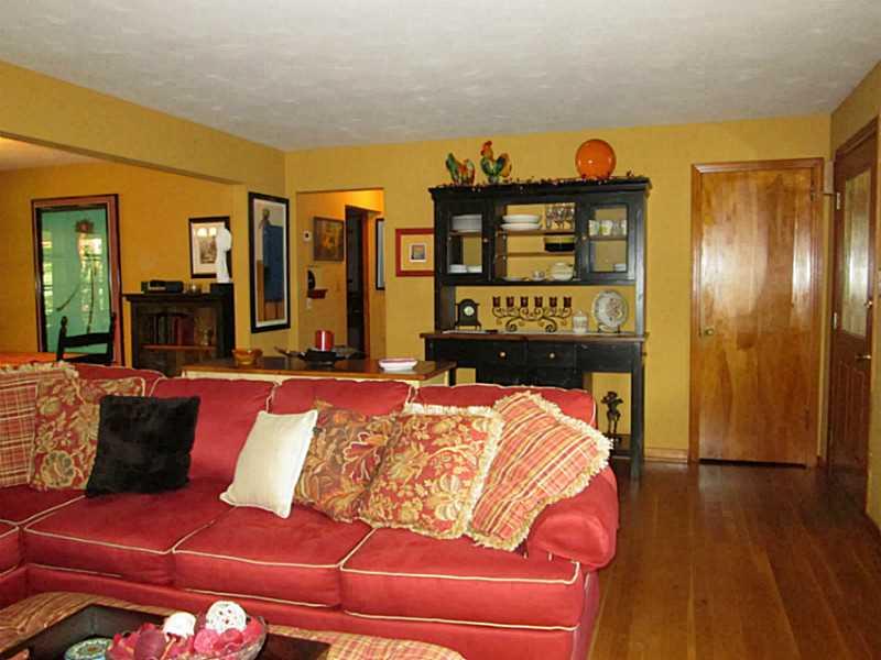 126 Ridge Road Pittsburgh, PA 15237 - Photo 7 of 24 Living Room. Large Living Room with open floor plan