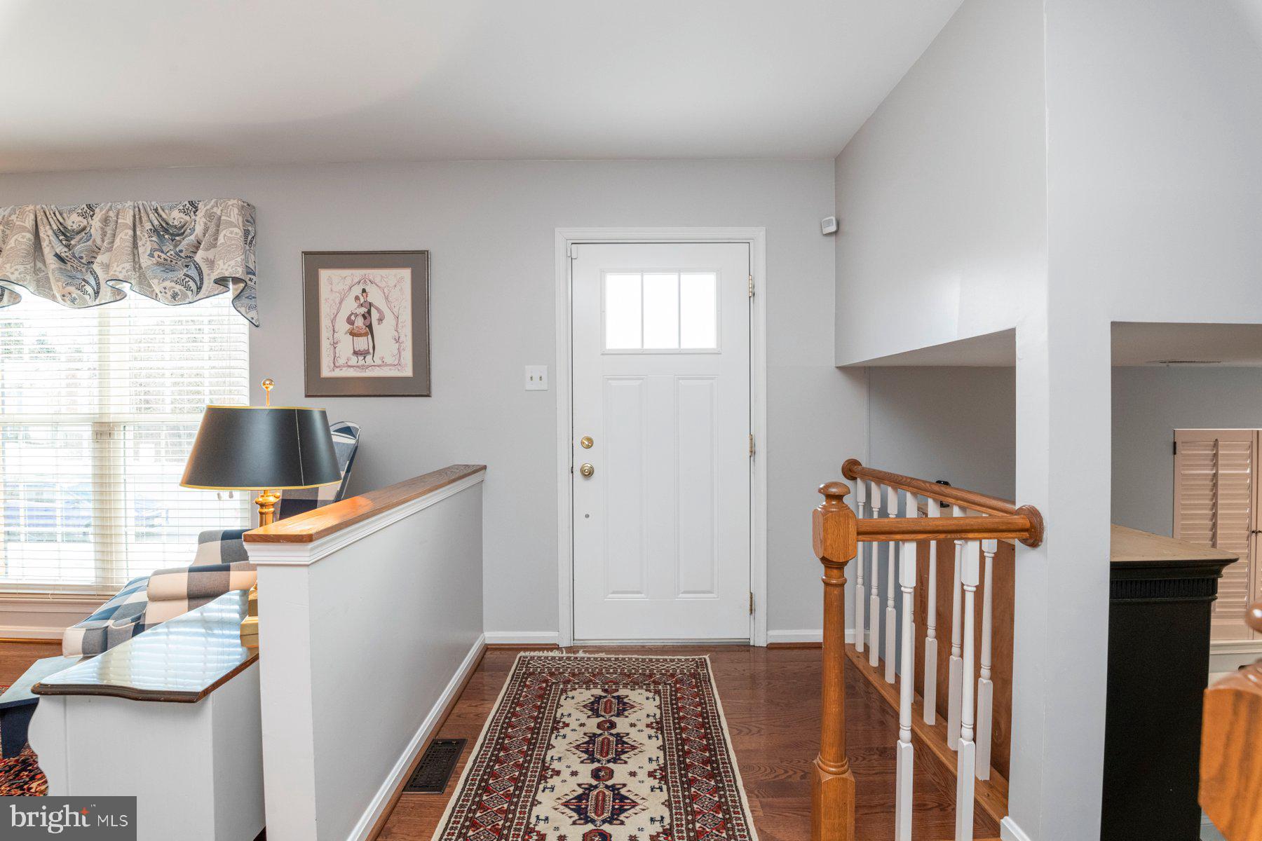 9078 Waltham Woods Road Baltimore, MD 21234 - Photo 5 of 38 Main level - foyer