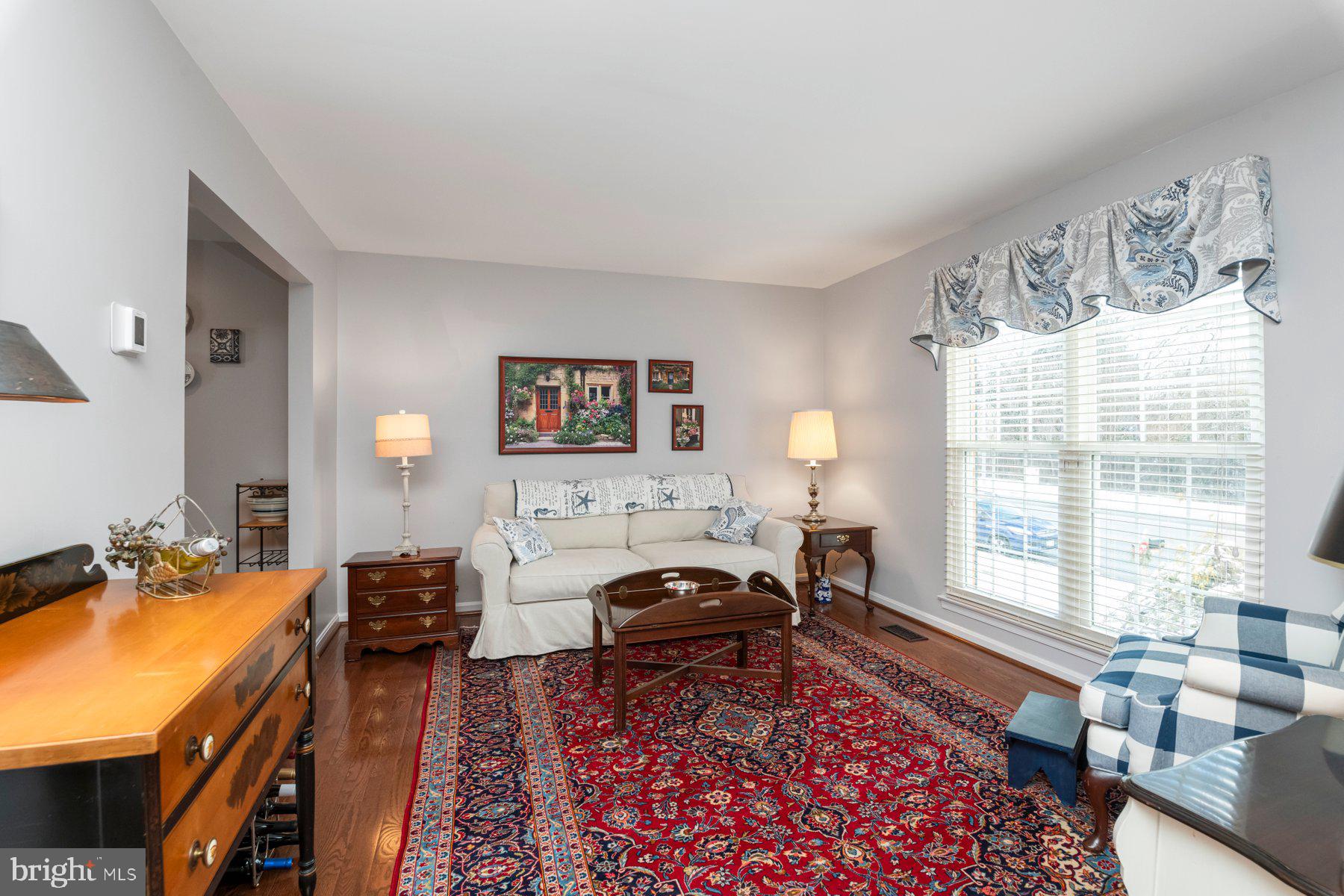 9078 Waltham Woods Road Baltimore, MD 21234 - Photo 6 of 38 Main level - living room