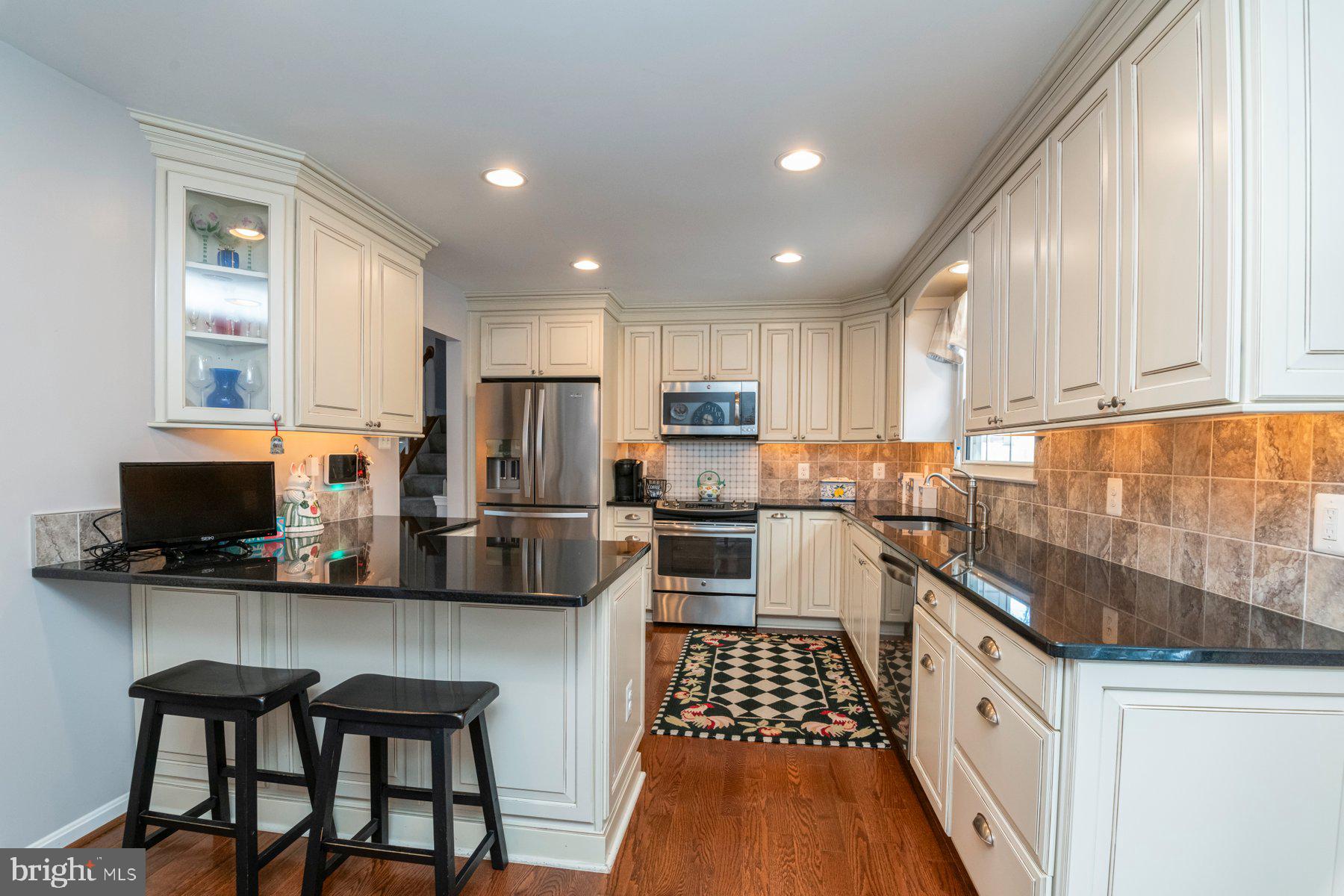 9078 Waltham Woods Road Baltimore, MD 21234 - Photo 9 of 38 Main level - kitchen
