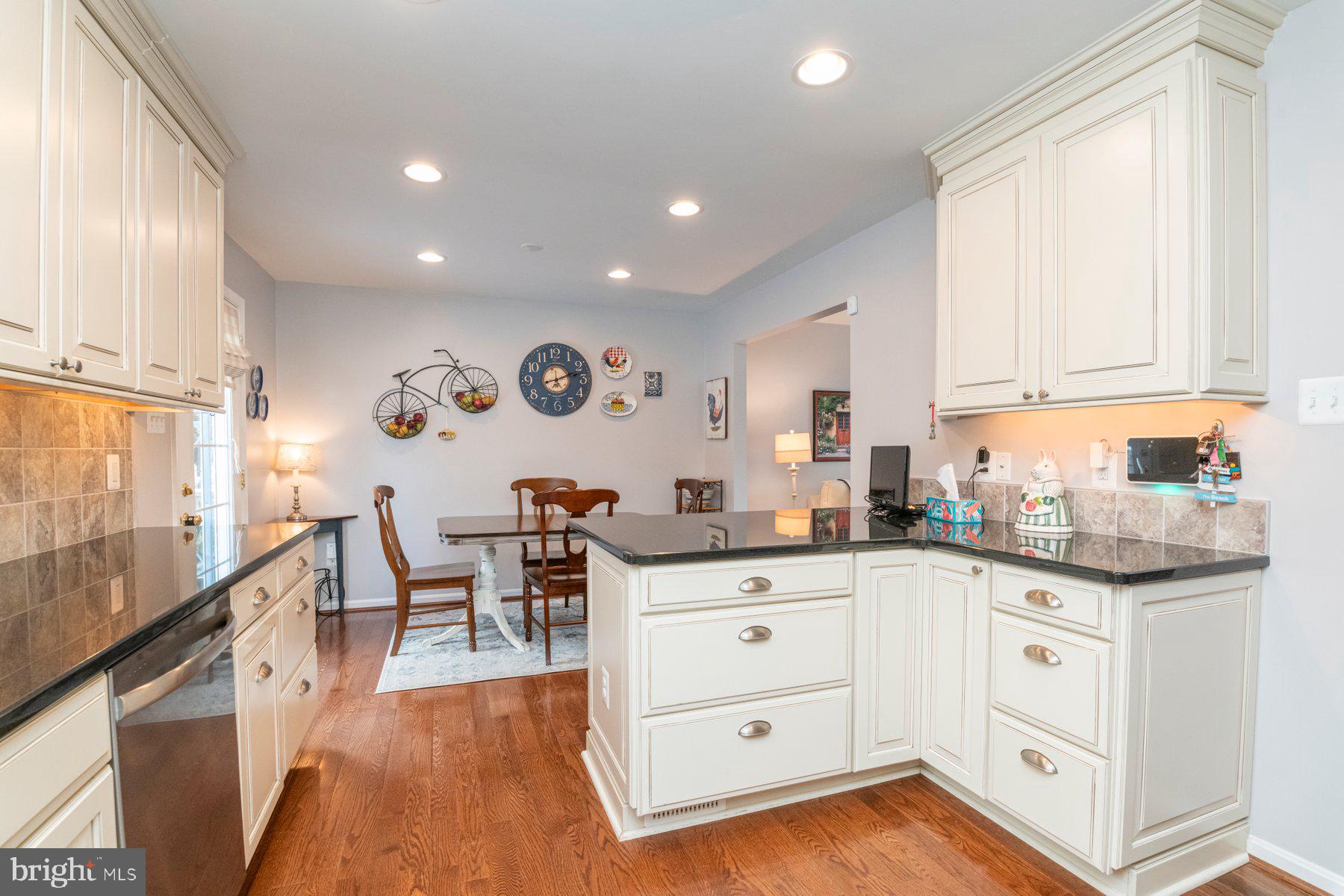 9078 Waltham Woods Road Baltimore, MD 21234 - Photo 10 of 38 Main level - kitchen