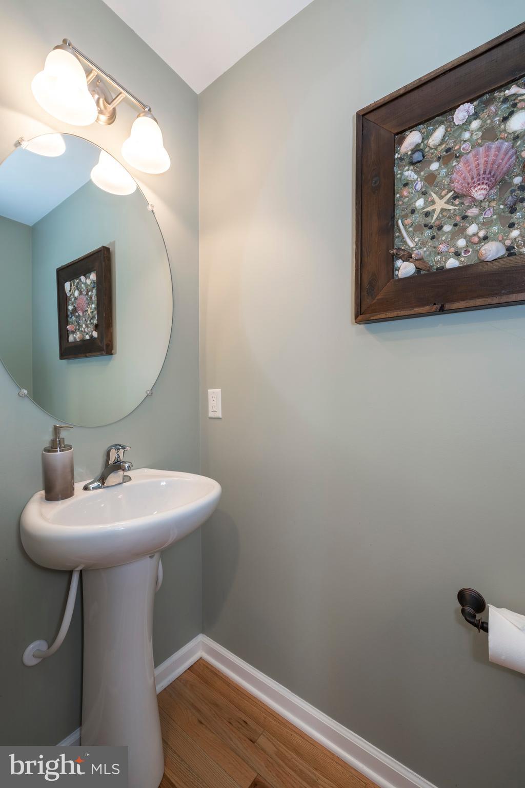 301 Ronald Road Aston, PA 19014 - Photo 11 of 25 Powder Room