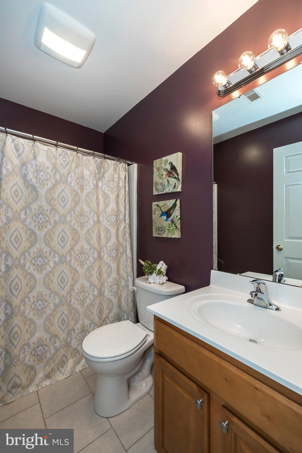301 Ronald Road Aston, PA 19014 - Photo 17 of 25 Hall Bath
