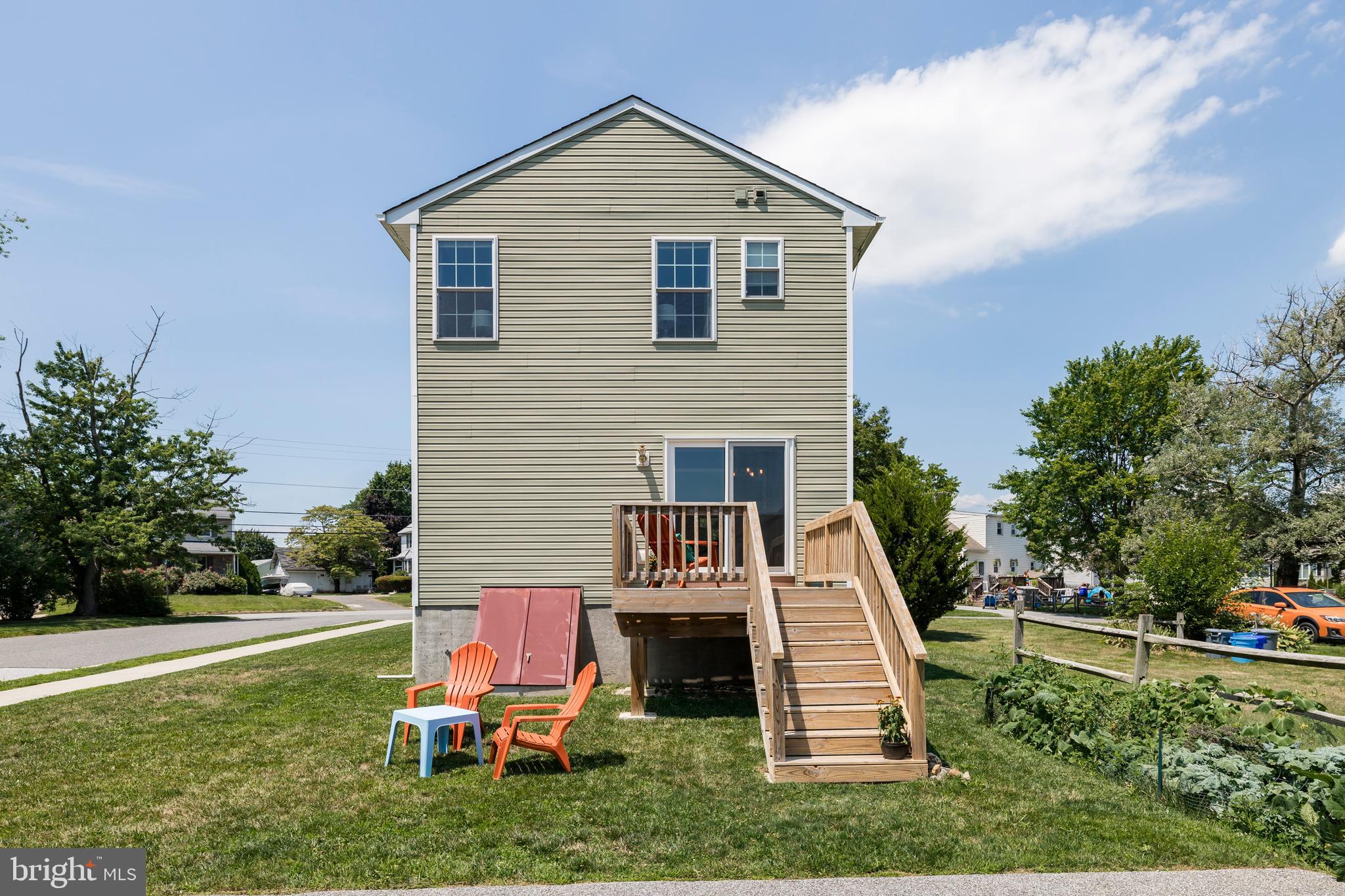 301 Ronald Road Aston, PA 19014 - Photo 23 of 25 Wow, look at the Garden!
