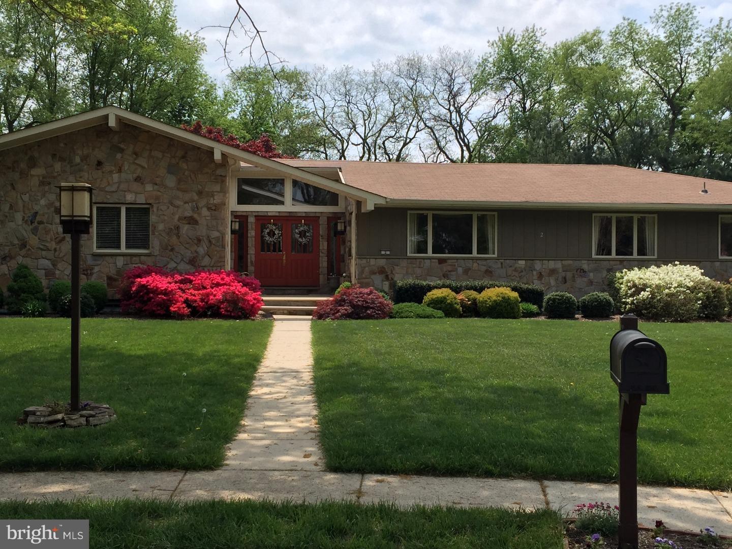 2 Silverwood Road Moorestown, NJ 08057 - Photo 3 of 25
