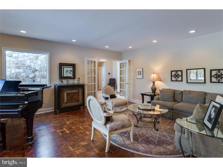 2 Silverwood Road Moorestown, NJ 08057 - Photo 6 of 25 Living Room