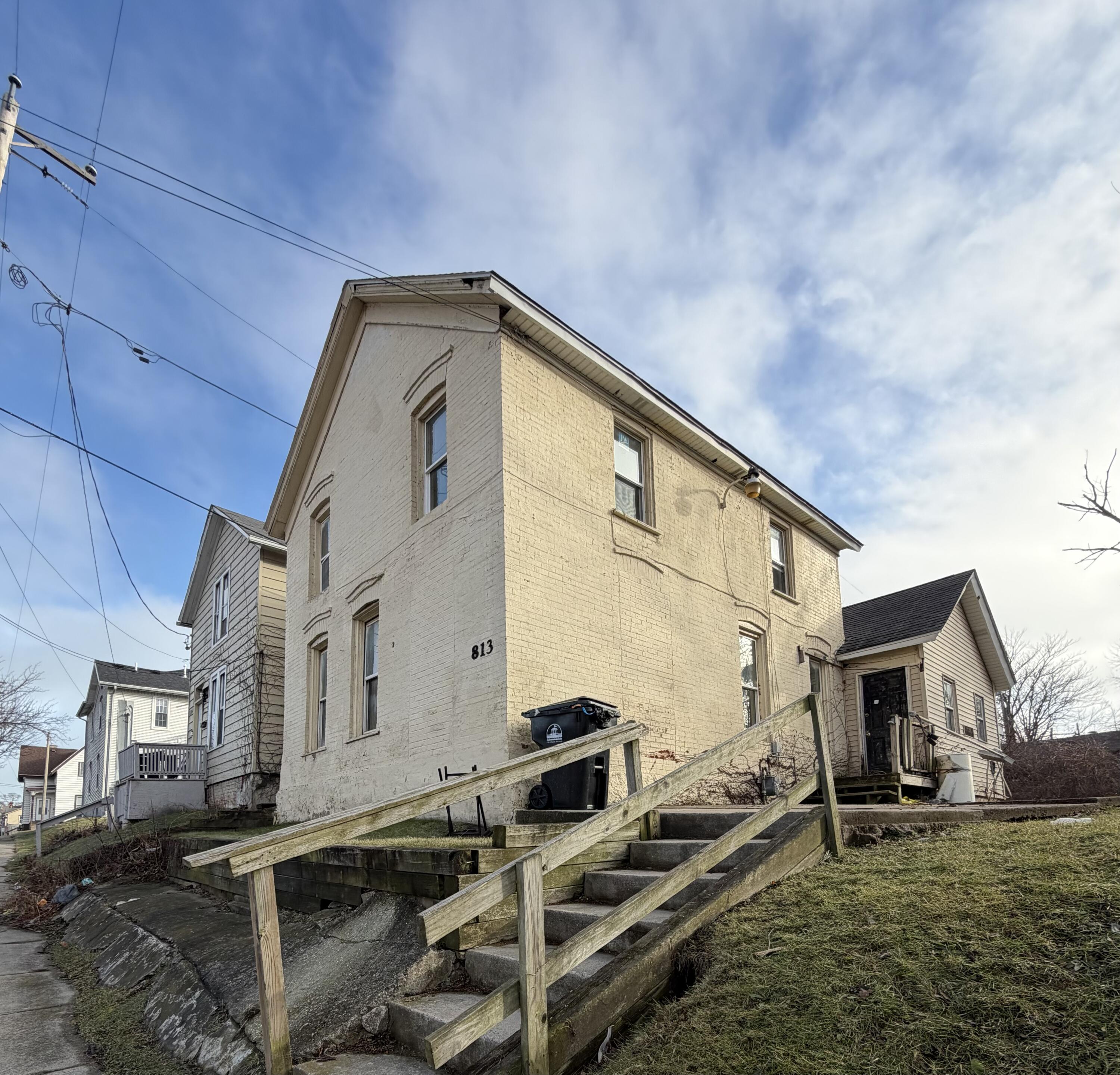813 9th Street Racine, WI 53403 - Photo 1 of 1 819 9th St