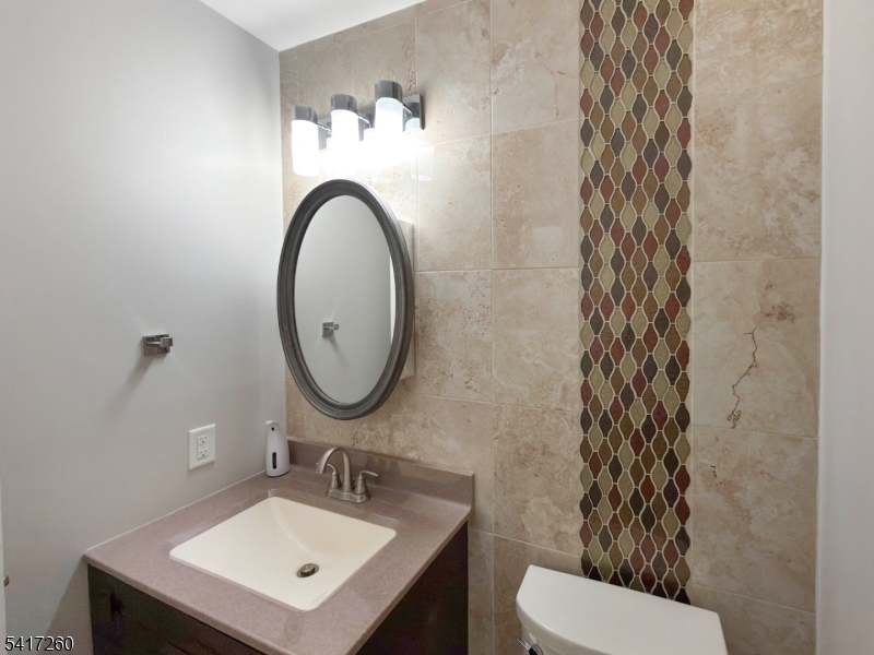 592 Cabot Hill Road Bridgewater, NJ 08807 - Photo 15 of 49