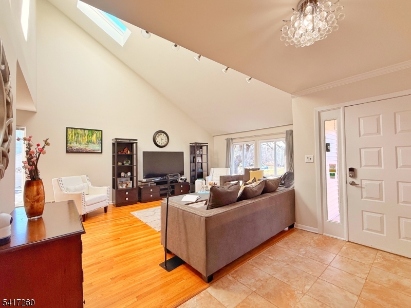 592 Cabot Hill Road Bridgewater, NJ 08807 - Photo 4 of 49