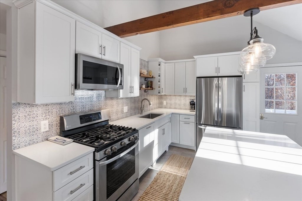 73 Trout Brook Road Mashpee, MA 02649 - Photo 4 of 42 Gallery Image 4