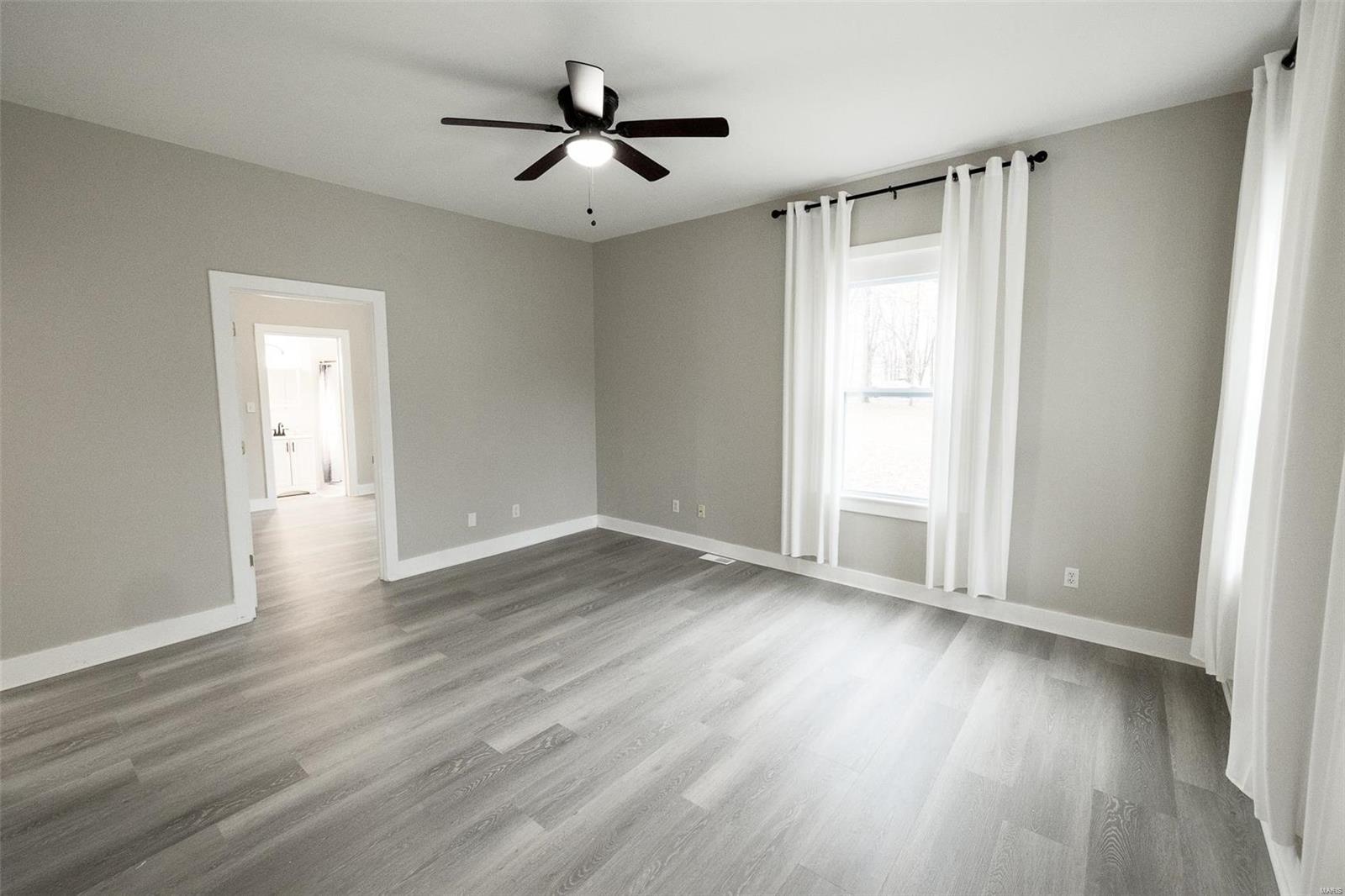 436 Rountree Street Hillsboro, IL 62049 - Photo 7 of 46 Gallery Image 7
