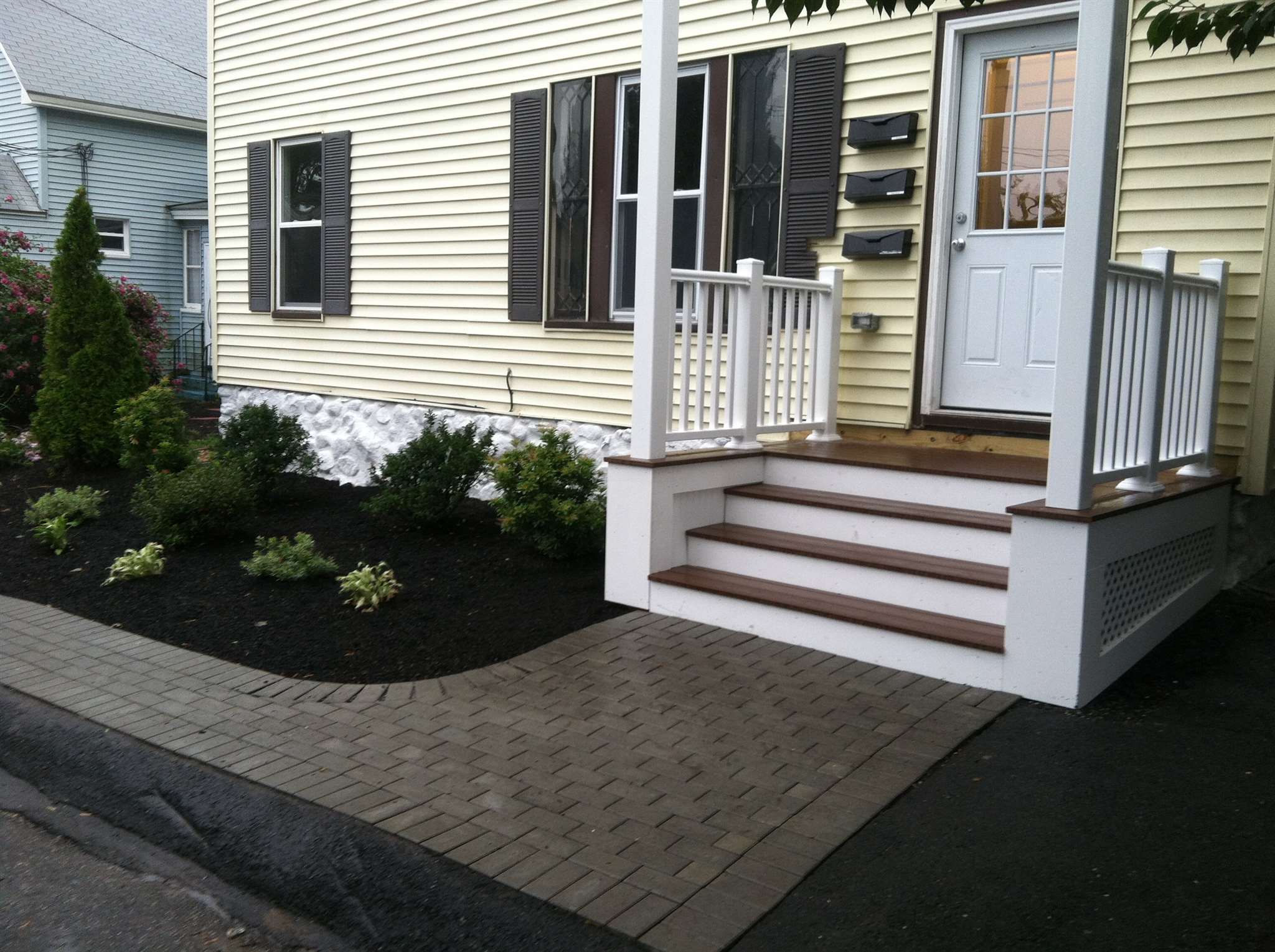 109 Rosedale Avenue Manchester, NH 03103 - Photo 2 of 11