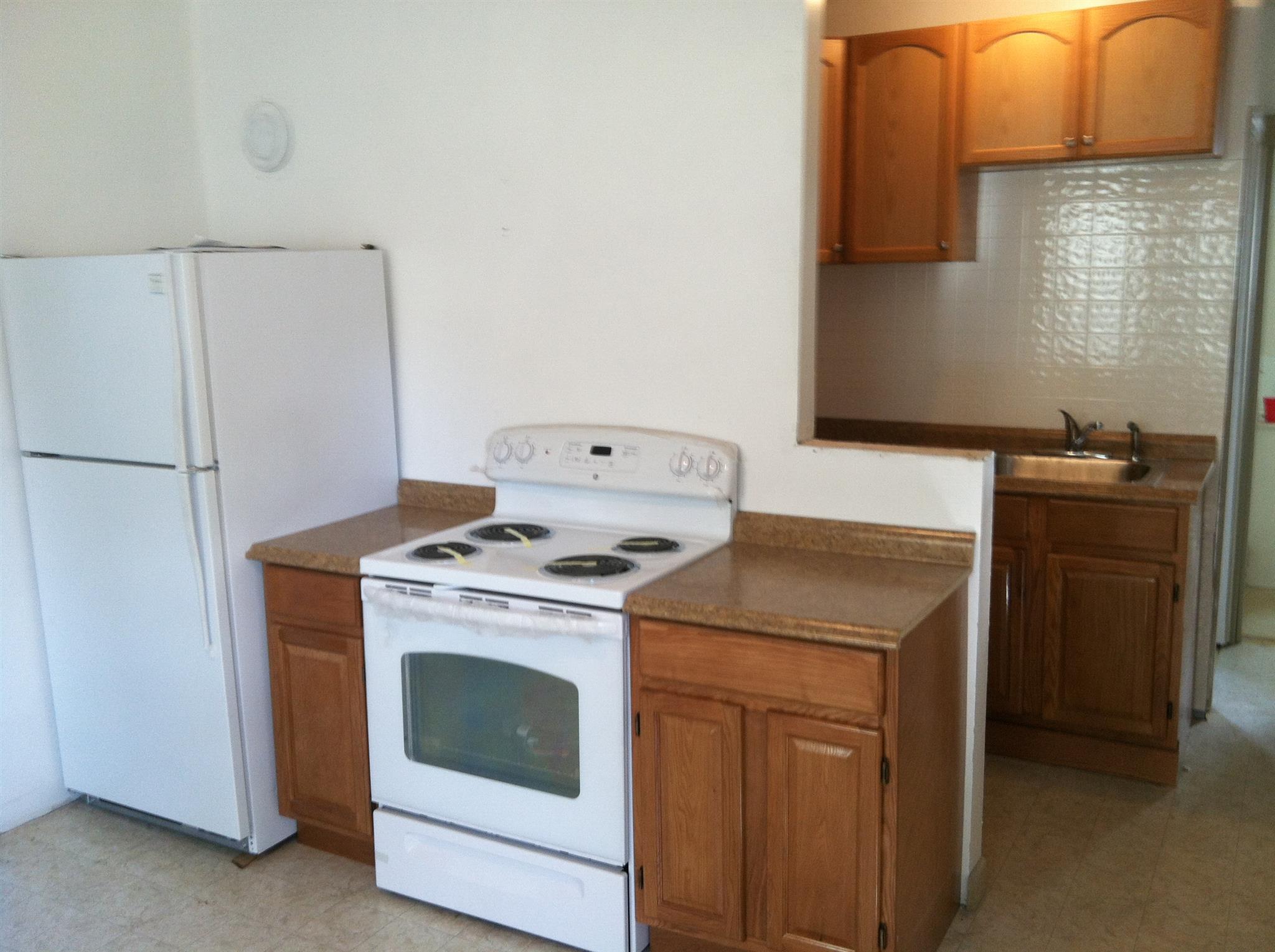 109 Rosedale Avenue Manchester, NH 03103 - Photo 5 of 11