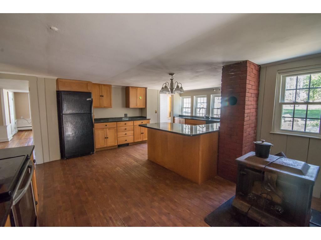 7 Dudley Road Raymond, NH 03077 - Photo 5 of 34