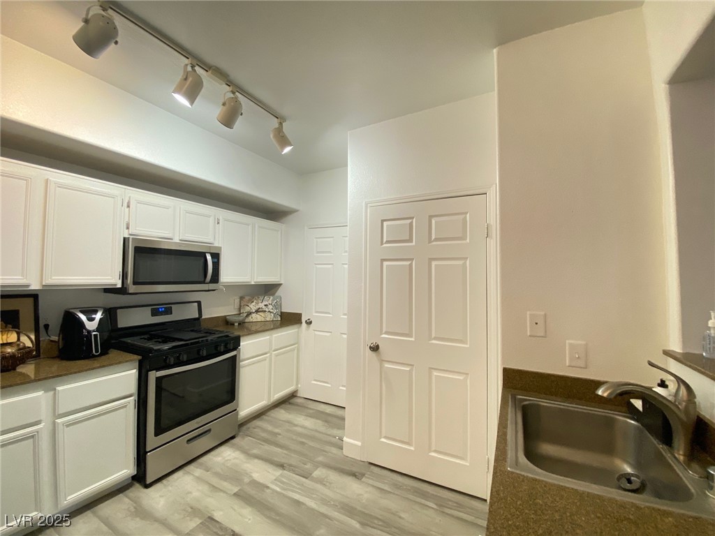 9975 Peace Way, Unit 2015 Las Vegas, NV 89147 - Photo 7 of 23