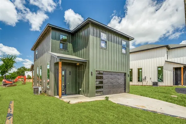 $2,000 | 2520 Elk Trail, Granbury, TX 76048
