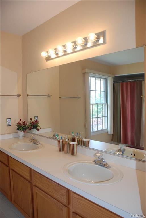 140 Millstone Road Troy, MI 48084 - Photo 17 of 32