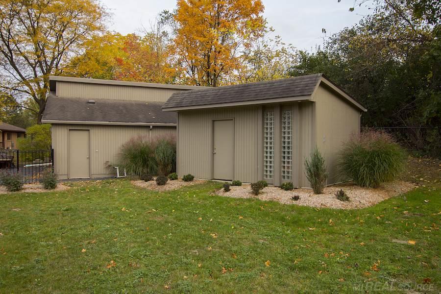 33705 Quaker Valley Road Farmington Hills, MI 48331 - Photo 22 of 26
