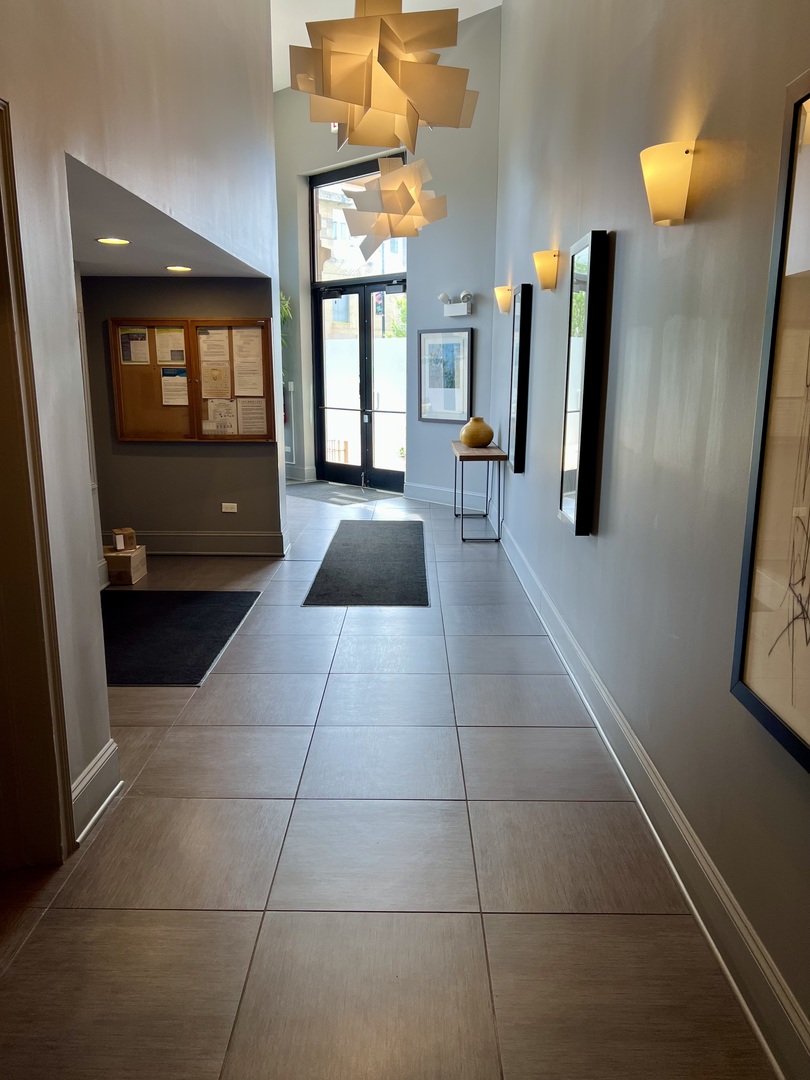 3300 West Irving Park Road, Unit F3 Chicago, IL 60618 - Photo 4 of 20