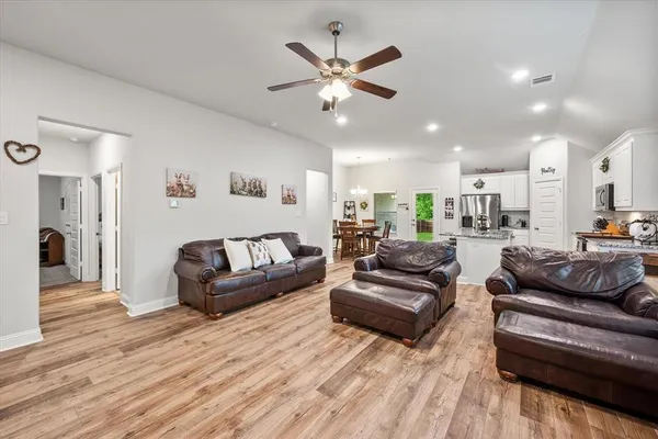 $325,000 | 103 Randal Row, Corsicana, TX 75110