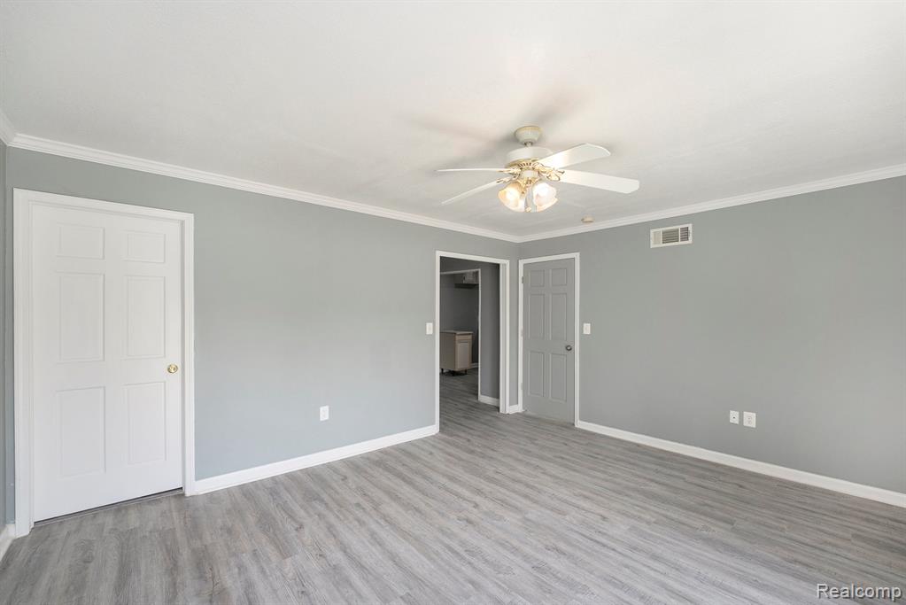 1290 Hunter Road Brighton, MI 48114 - Photo 3 of 43 Gallery Image 3