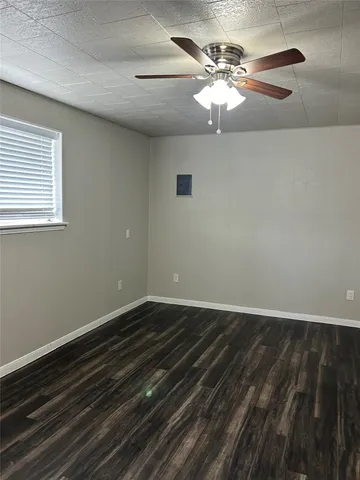 $700 | 1020 1/2 North Main Street, Unit 9, Baytown, TX 77520